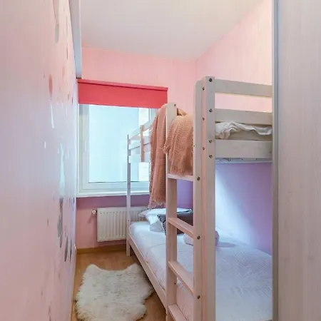 アパート Two Bedroom In Centre Of クノック・ヘイスト