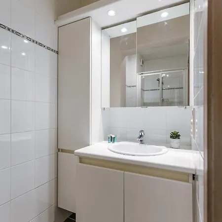 Two Bedroom In Centre Of クノック・ヘイスト