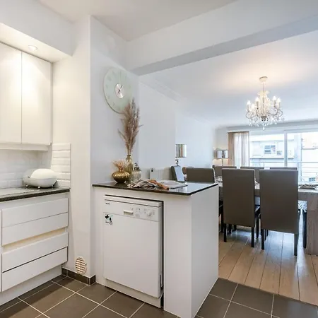 アパート Two Bedroom In Centre Of *