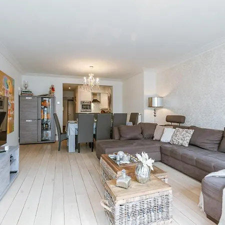 アパート Two Bedroom In Centre Of *