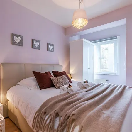 Two Bedroom In Centre Of クノック・ヘイスト